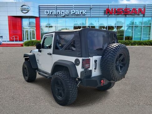 Used 2012 Jeep Wrangler Rubicon w/ PWR Convenience Group image 3