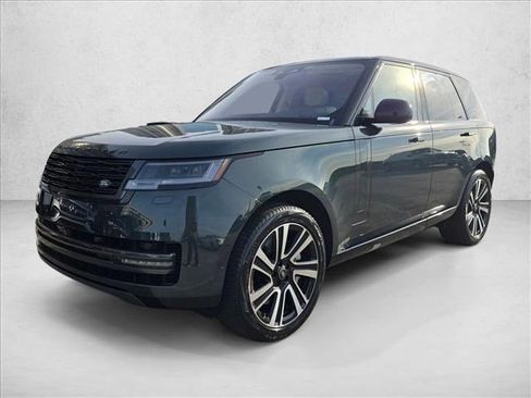 Used 2023 Land Rover Range Rover SE image 1