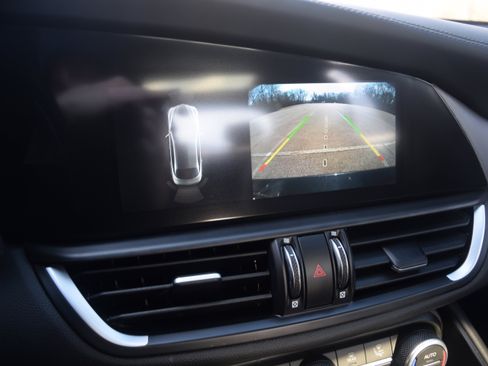 Used 2022 Alfa Romeo Giulia Veloce image 10