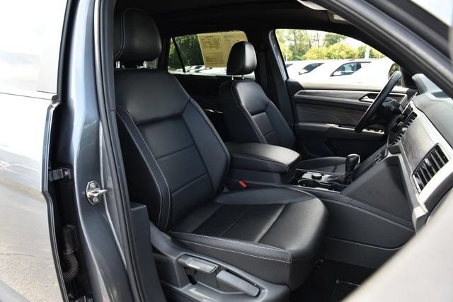 Certified 2023 Volkswagen Atlas Cross Sport SE w/ Panoramic Sunroof Package AWD/4WD image 20