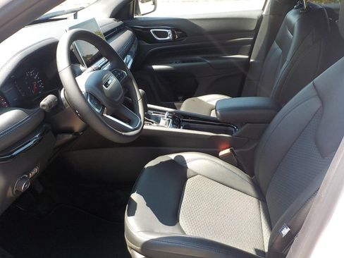 New 2025 Jeep Compass Latitude w/ Altitude Special Edition image 18