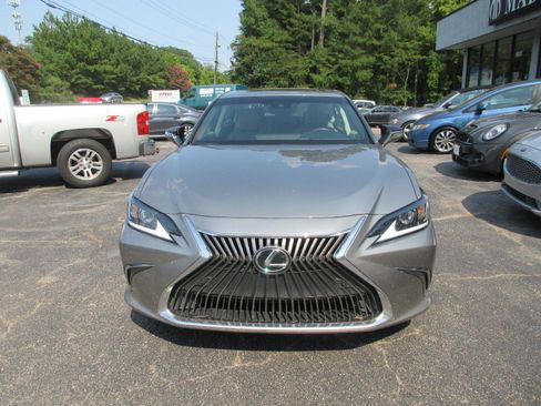 Used 2021 Lexus ES 350 w/ Premium Package FWD image 2