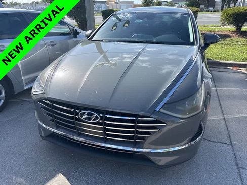 Used 2022 Hyundai Sonata SE w/ Preferred Accessory Package image 2