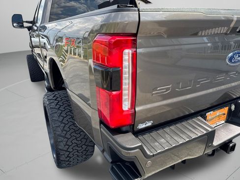 Used 2023 Ford F250 XLT w/ XLT Premium Package AWD/4WD image 34
