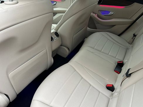 Used 2022 Mercedes-Benz GLC 300 w/ Premium Package Lite image 4