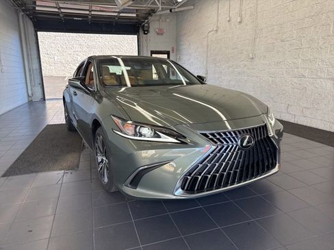 New 2025 Lexus ES 350 w/ Premium Package image 2