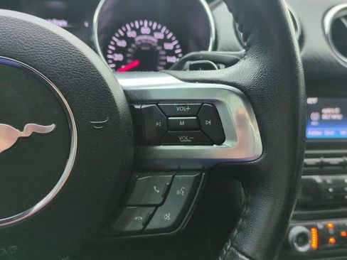 Used 2017 Ford Mustang Coupe RWD image 24
