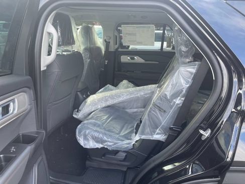 New 2026 Ford Explorer Active w/ Active Comfort Package AWD/4WD image 13