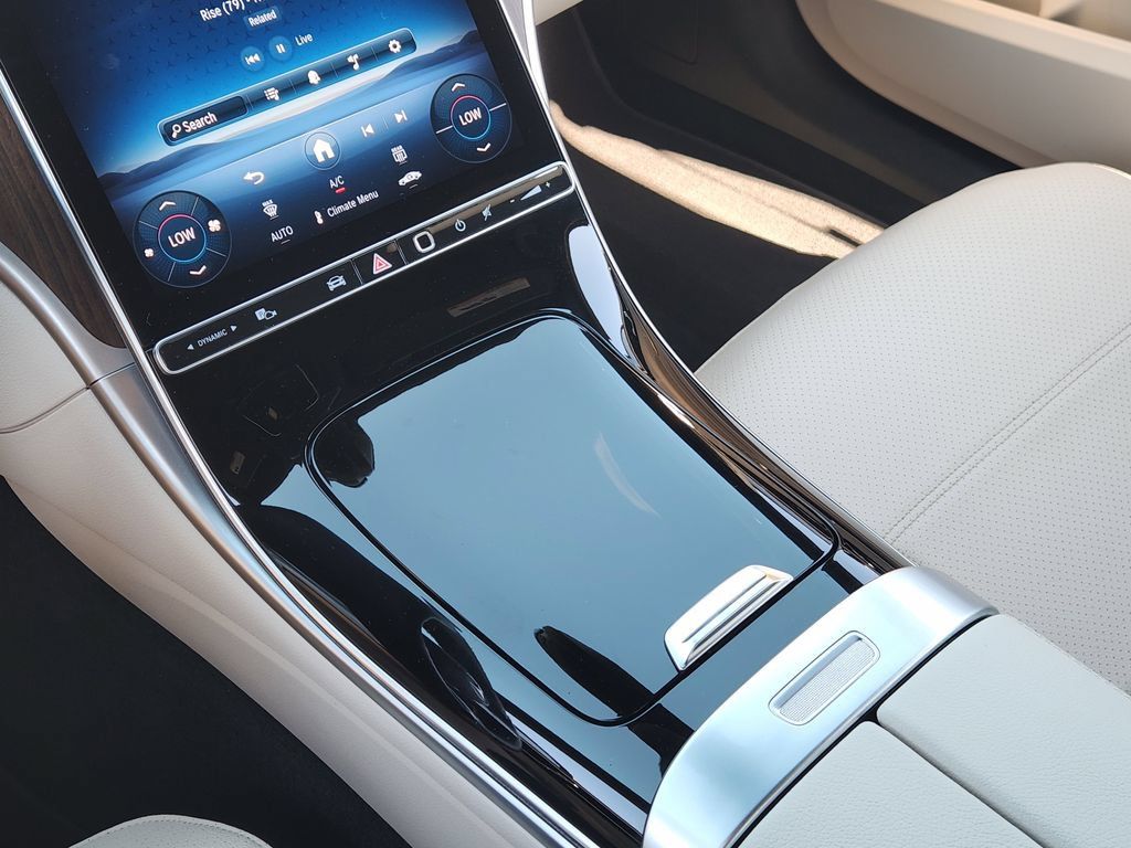 Used 2025 Mercedes-Benz C 300 Sedan image 18