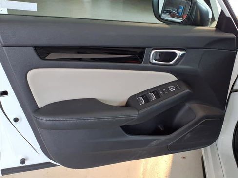 Used 2022 Honda Civic EX-L image 9