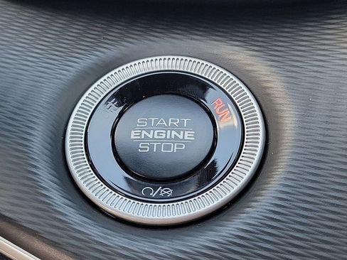 New 2025 Jeep Grand Cherokee Laredo X image 11