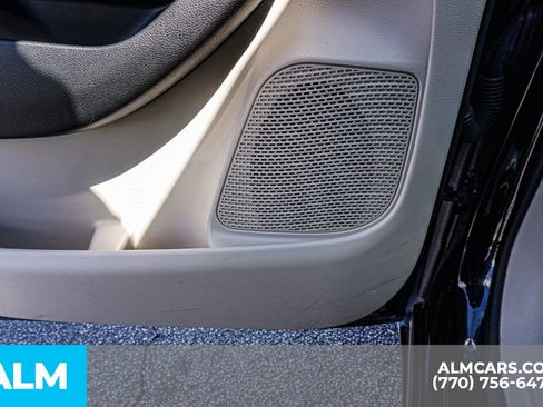 Used 2024 Chrysler Pacifica Touring-L image 57