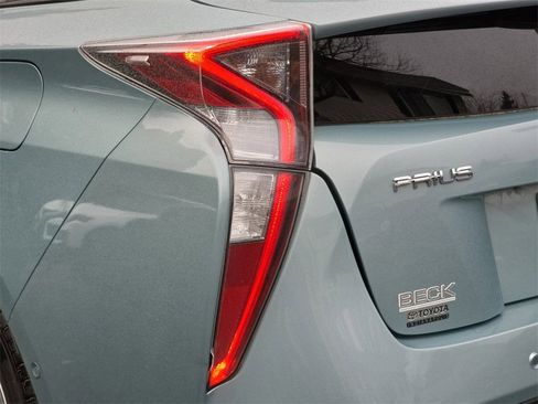 Used 2017 Toyota Prius Four image 39