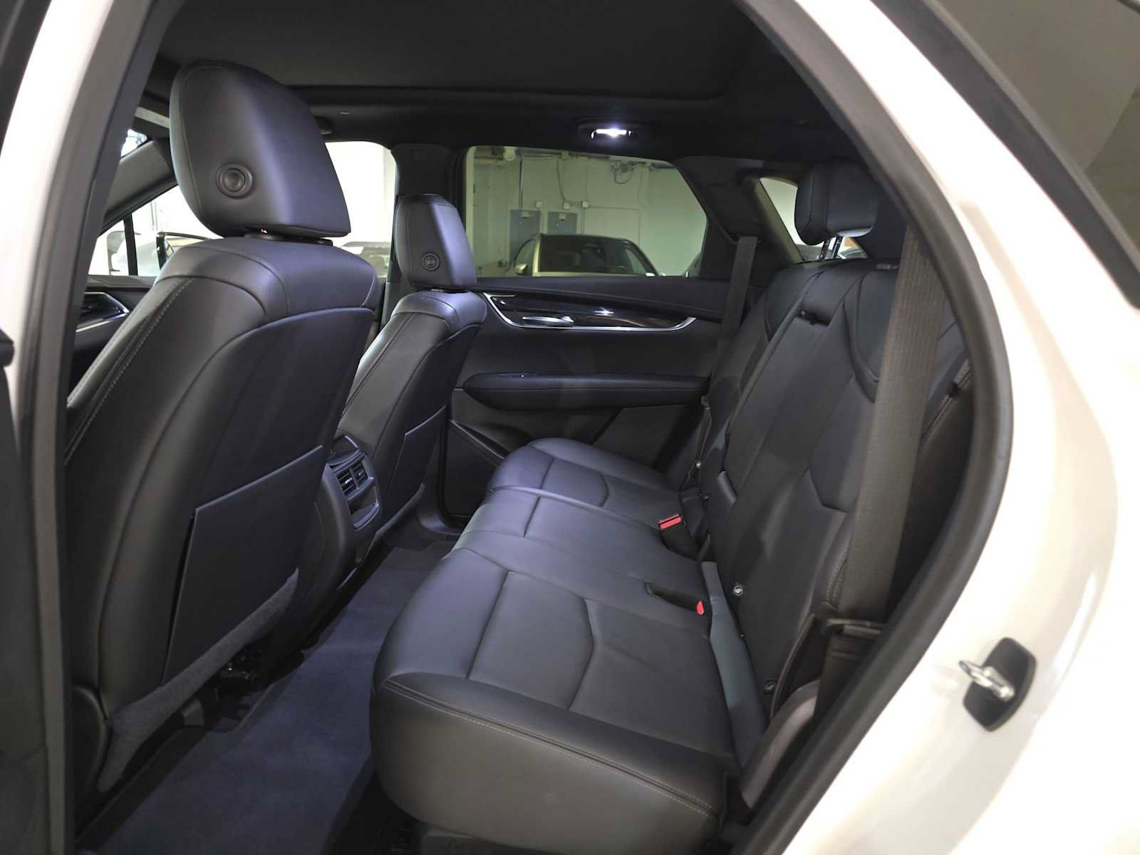 Used 2021 Cadillac XT5 Premium Luxury FWD image 16