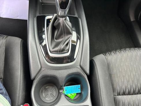 Used 2020 Nissan Rogue SV image 17