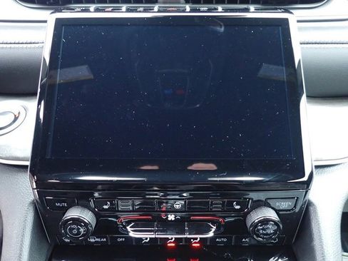 New 2025 Jeep Grand Cherokee Limited w/ Black Appearance Package image 21