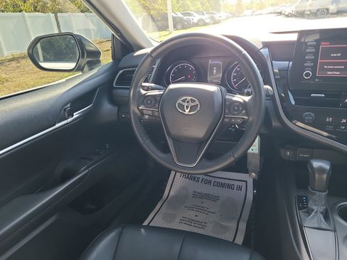Used 2021 Toyota Camry SE image 16