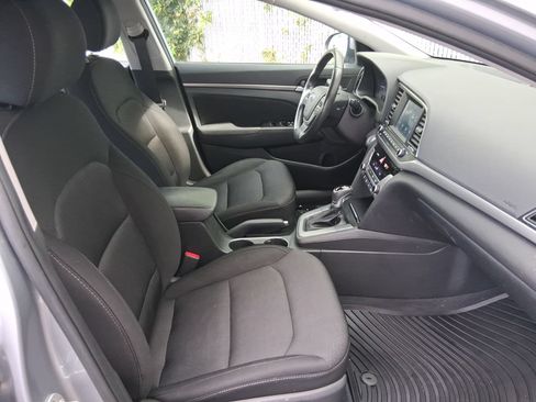 Used 2017 Hyundai Elantra Value Edition w/ Cargo Package FWD image 18