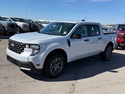New 2026 Ford Maverick XLT w/ XLT Luxury Package FWD image 39