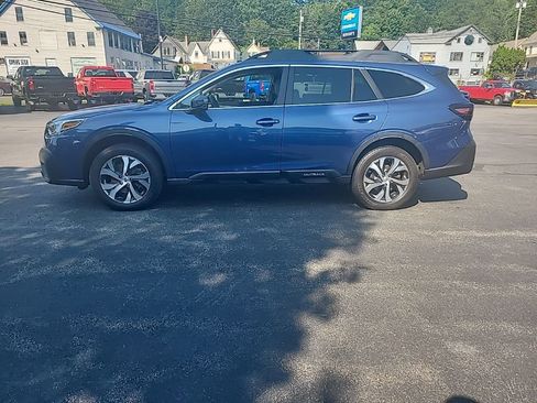 Used 2020 Subaru Outback Limited image 2
