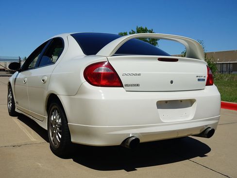 Used 2005 Dodge Neon w/ Competition Group image 9