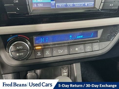 Used 2015 Toyota Corolla L image 19