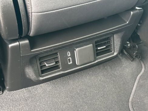 Used 2025 GMC Sierra 1500 SLT image 15