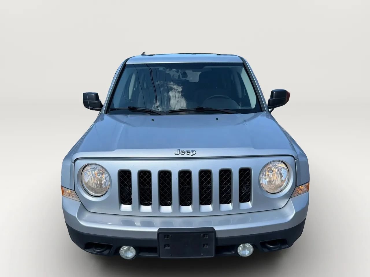 Used 2011 Jeep Patriot Latitude AWD/4WD image 8