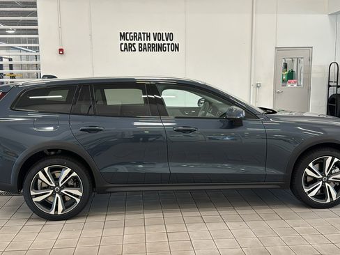 New 2026 Volvo V60 B5 Cross Country Plus w/ Protection Package Premier AWD/4WD image 4