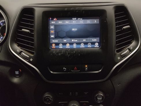 Used 2021 Jeep Cherokee Latitude Plus image 25