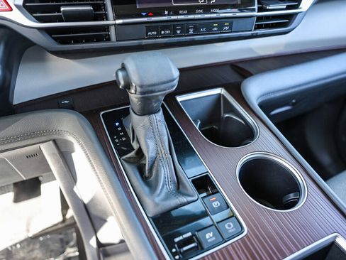 Certified 2024 Toyota Sienna LE image 12