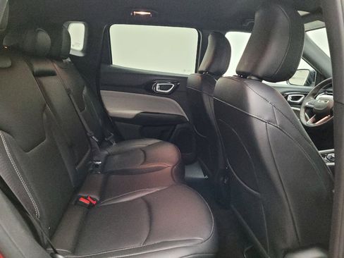 Used 2025 Jeep Compass Limited AWD/4WD image 19