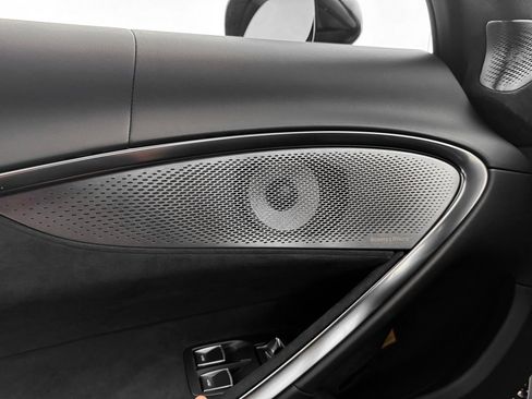 New 2025 McLaren Artura image 12