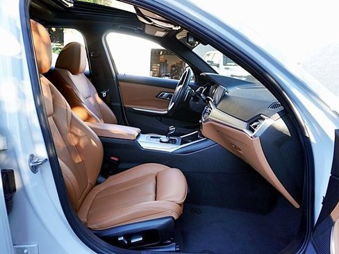 Used 2022 BMW 330i Sedan w/ Driving Assistance Package image 12