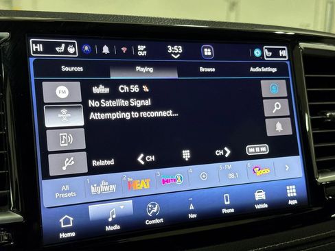 Used 2025 Chrysler Pacifica Limited FWD image 14