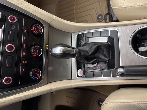 Used 2014 Volkswagen Passat 1.8T SE image 21