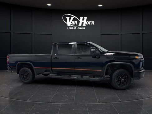 Used 2022 Chevrolet Silverado 2500 LTZ w/ LTZ Plus Package image 2