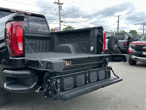 Used 2021 GMC Sierra 1500 Denali w/ Denali Premium Package AWD/4WD image 13