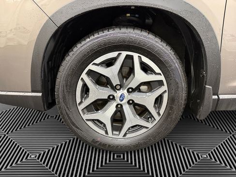 Used 2021 Subaru Forester Premium image 14