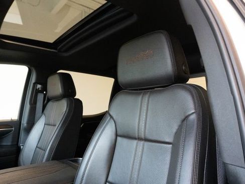 Used 2024 Chevrolet Silverado 1500 High Country w/ High Country Premium Package image 21