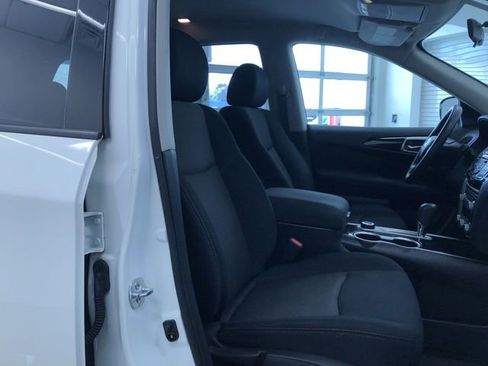 Used 2017 Nissan Pathfinder S image 22