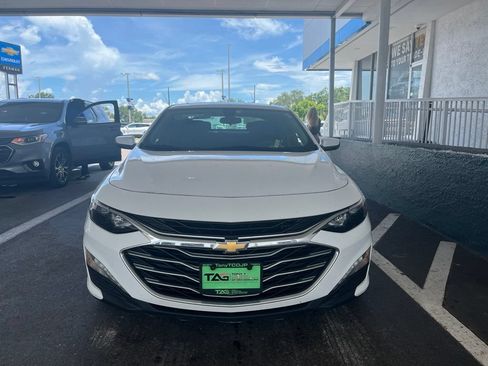 Used 2021 Chevrolet Malibu LT FWD image 1