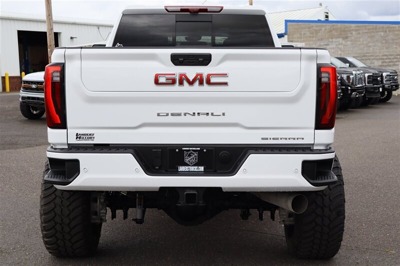 Used 2025 GMC Sierra 3500 Denali w/ Denali Reserve Package AWD/4WD image 4