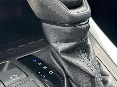 Used 2022 Toyota RAV4 LE AWD/4WD image 22
