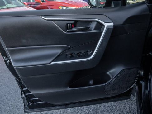 Certified 2022 Toyota RAV4 LE image 10