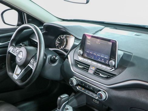 Used 2022 Nissan Altima 2.5 SV FWD image 25
