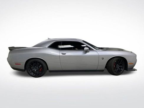 Used 2015 Dodge Challenger SRT Hellcat image 2