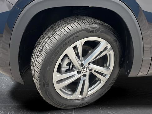 Used 2024 Volkswagen Atlas Cross Sport SEL R-Line image 37