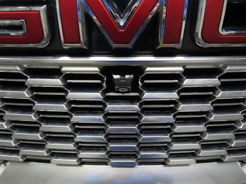 Used 2024 GMC Yukon SLT w/ SLT Luxury Package AWD/4WD image 53