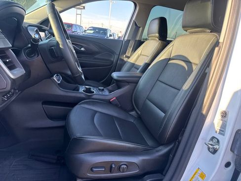 Used 2024 GMC Terrain SLT w/ Infotainment Package II AWD/4WD image 17